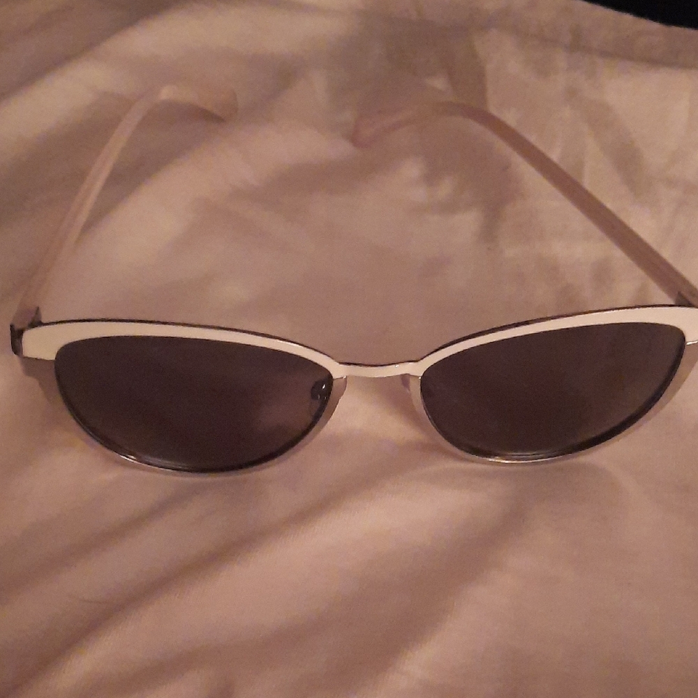 Cute Black and White Sunglasses